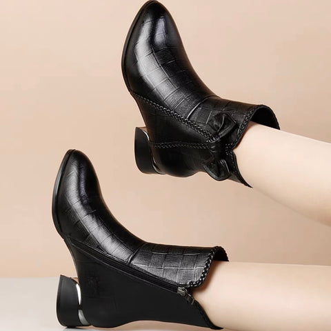 Bota Ultra Confort - Bota de Couro com Salto e Aveludada