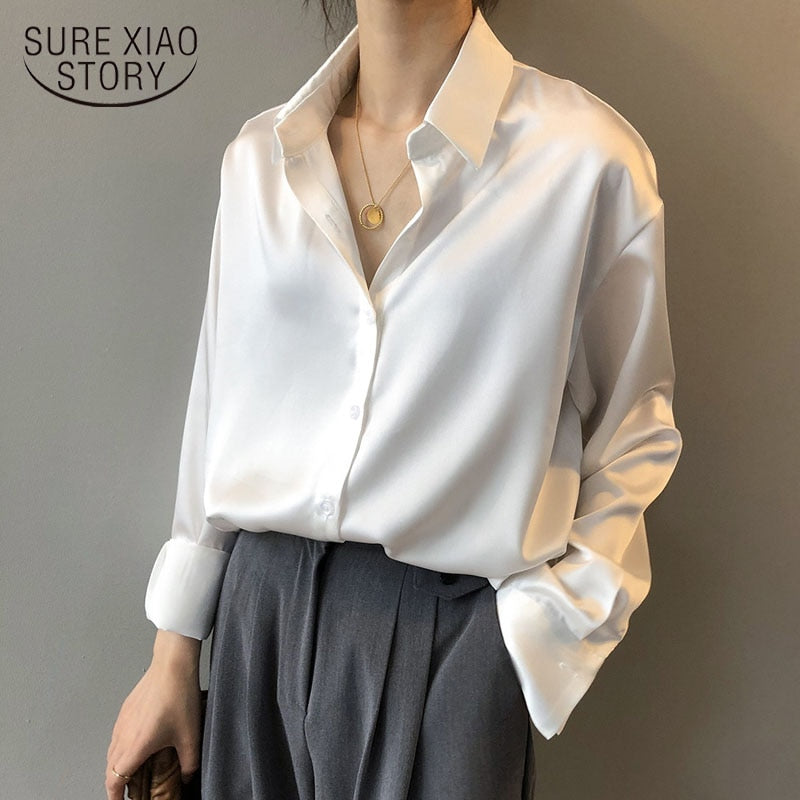 Camisa Feminina Vintage Branca de Seda de Cetim