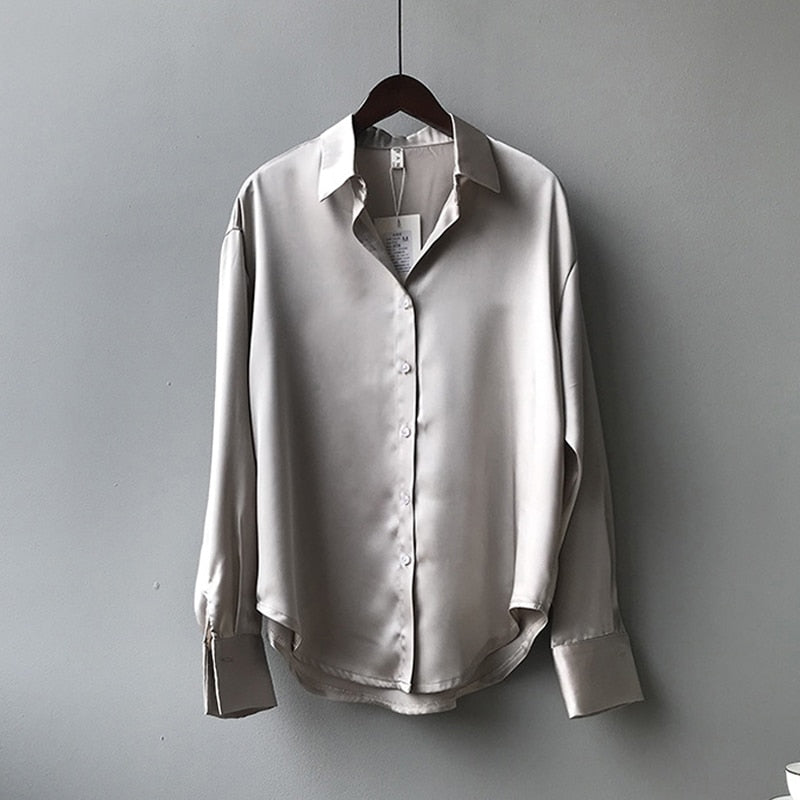 Camisa Feminina Vintage Branca de Seda de Cetim