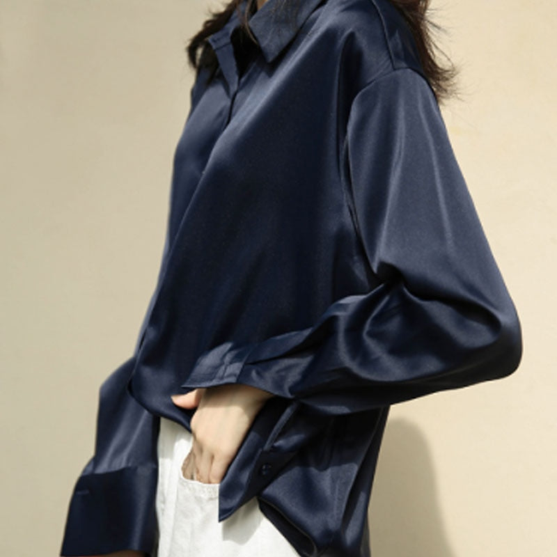 Camisa Feminina Vintage Branca de Seda de Cetim