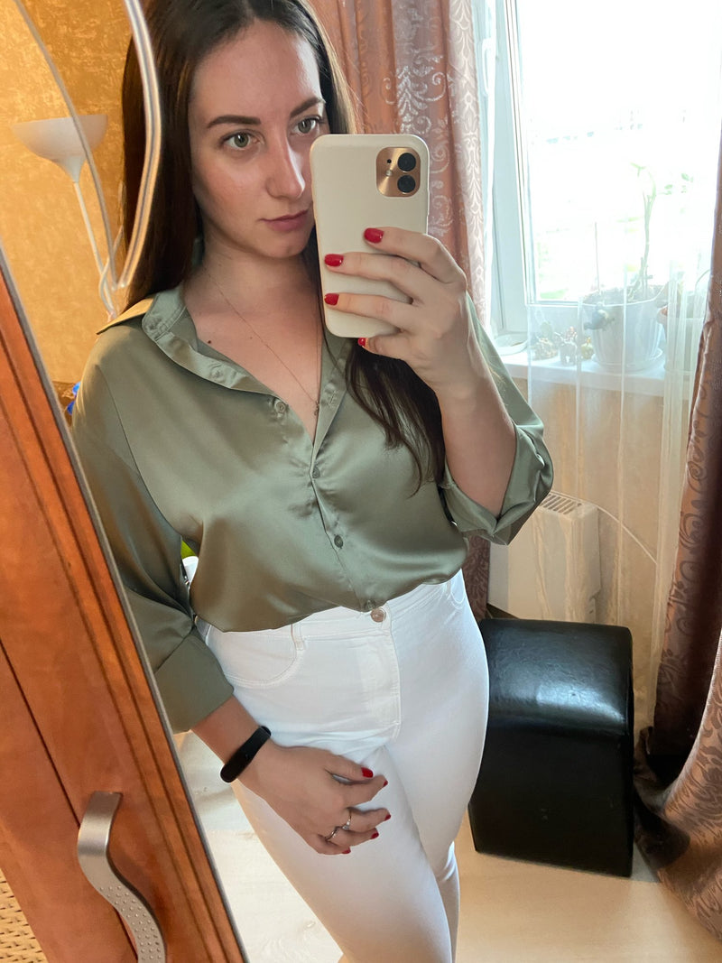 Camisa Feminina Vintage Branca de Seda de Cetim