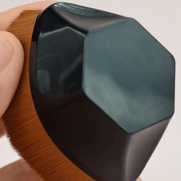 Pincel MagicBrush - Maquiador Profissional Vegano + Estojo Brinde