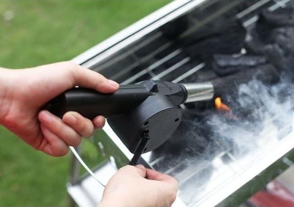 Acendedor de Churrasqueira Blower Max + Livro Exclusivo: 30 Receitas que Você Nunca Fez Antes
